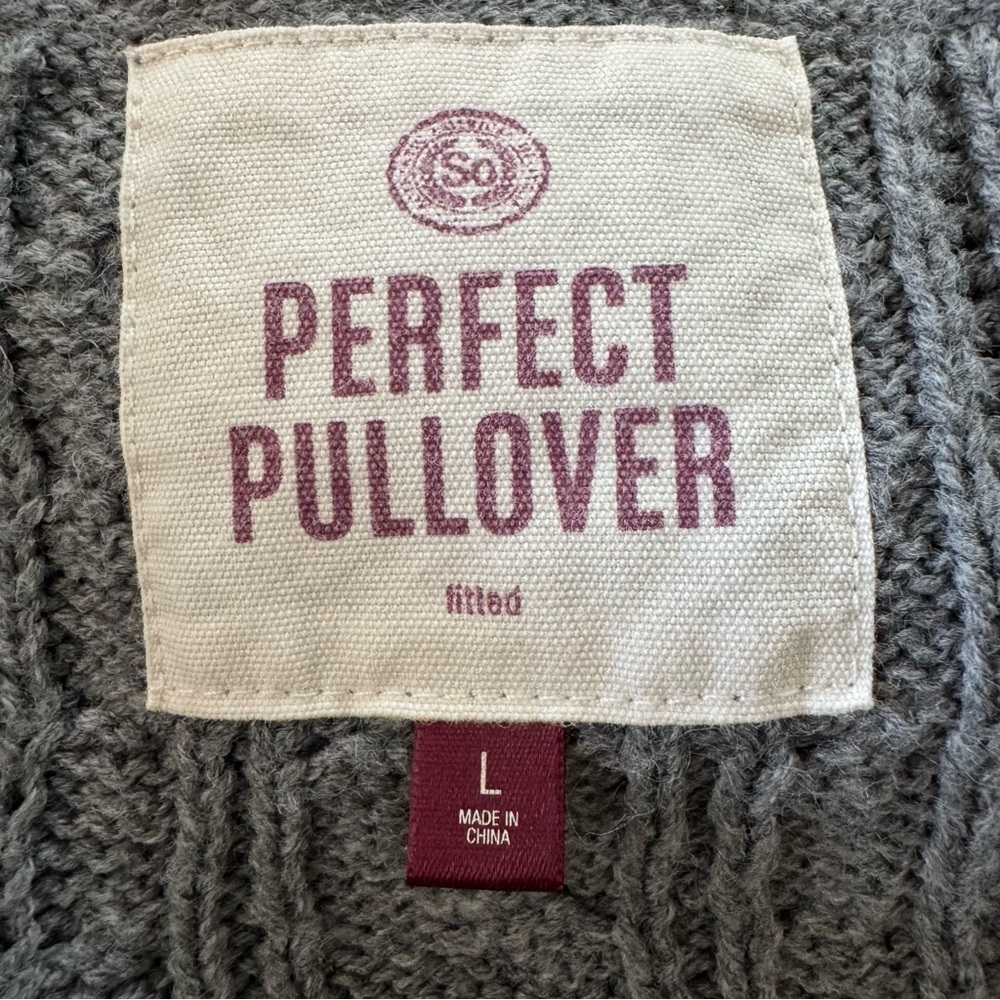 SO Soft Grey Cable Knit Pullover Sweater – Classic & Cozy - Picture 5 of 6